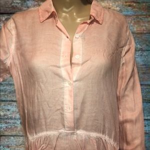 Flowing long sleeve blouse. Soft pink color.